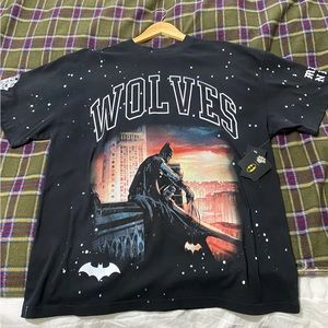 NWT Oversized Size M Darc Sport Wolves Batman Short Sleeve Shirt